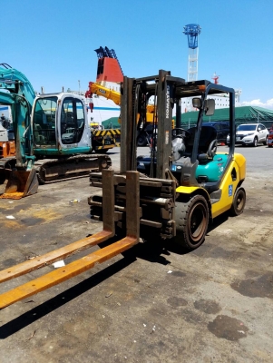 ขายโคมัสสุดีเซล FD30C-16 ปี สอบถามได้้ที 062-709-1747