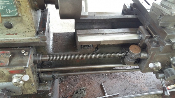 เครื่องกลึง 5 ฟุต 3 เพลา เกียร์บล็อก สภาพพร้อมใช้งาน ไฟบ้าน ด่วนๆๆๆ 67,000