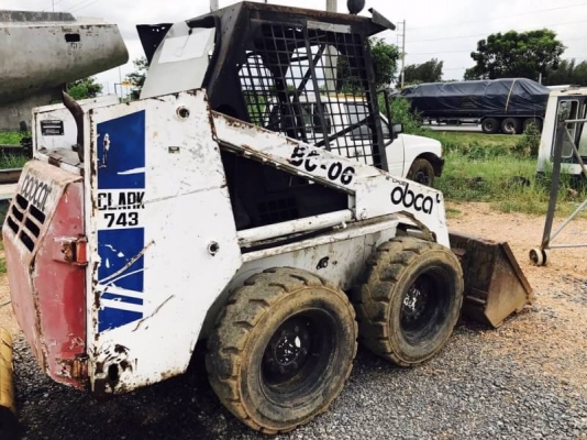 ขาย 150,000 บาท รถตักbobcat 743  สวยๆพร้อมใช้งาน  รถอยู่ จ.ปทุมธานี โทร&amp;ไอดีไลน์ 0610710295