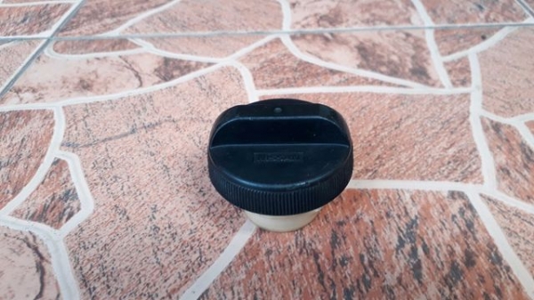 ฝาถังน้ำมัน ของรถ NISSAN มือสองจากญี่ปุ่น ฝาถังน้ำมัน ของรถ NISSAN มือสองจากญี่ปุ่น