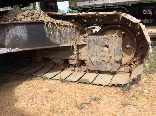 ขาย  200-5 คอนโทรลยาว ช่วงล่างเต็ม เอกสารซื้อขาย แอร์อุ่นๆ ไฟฟ้าตัด จอยังอยู่ ราคา 600,000 บาท 0967428942