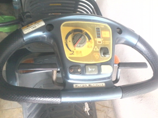 ขายรถวิลแชร์ไฟฟ้าของsuzuki 4ล้อ