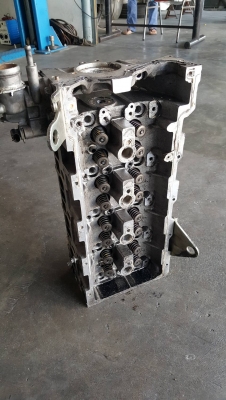 ขายฝาสูบเบ็นซ์ vito ดีเซล