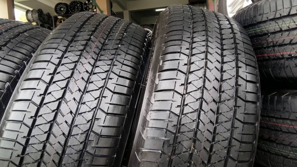 ขายล้อแม็กป้ายแดง mu-x 18" ยางปี17 สนใจติดต่อร้าน ก.เจริญการยางครับ 081-3747940