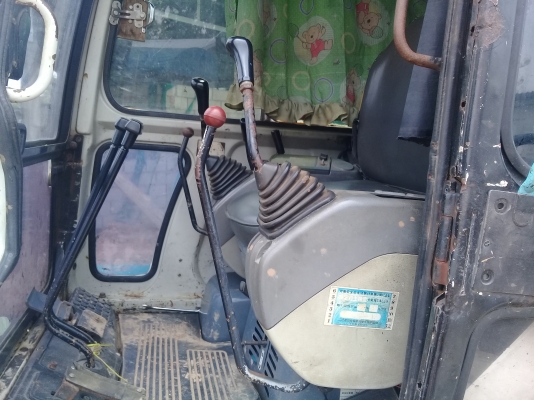 KOMATSU PC30-7 มีแอร์ มีไลน์หัวเจาะ พร้อมใช้งาน KOMATSU PC30-7 มีแอร์ มีไลน์หัวเจาะ พร้อมใช้งาน