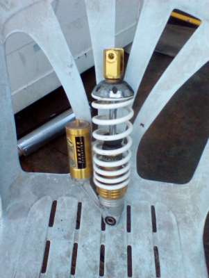 โช้คหลังรั่ว สกู๊ปปี้