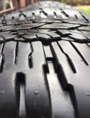 ยาง Bridgestone 265 65 17 กลางปี15 ดอกเต็ม ใช้ยาว ราคาไม่แพง