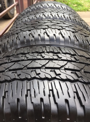 ยาง Bridgestone 265 65 17 กลางปี15 ดอกเต็ม ใช้ยาว ราคาไม่แพง