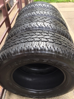 ยาง Bridgestone 265 65 17 กลางปี15 ดอกเต็ม ใช้ยาว ราคาไม่แพง