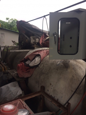 ขออณุญาติขายรถ ปัมลมขนาดใหญ่พร้อมใช้ยังใช้งานได้ดีน้ำหนัก 1ตันมอเตอร์ขนาด10 แรง ราคา 65000สนใจติดต่อ 0853224877-0988930465