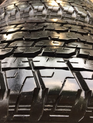 ยาง Bridgestone 255 65 17 ปลายปี15 ดอกเต็ม ใช้ยาว ราคาไม่แพง