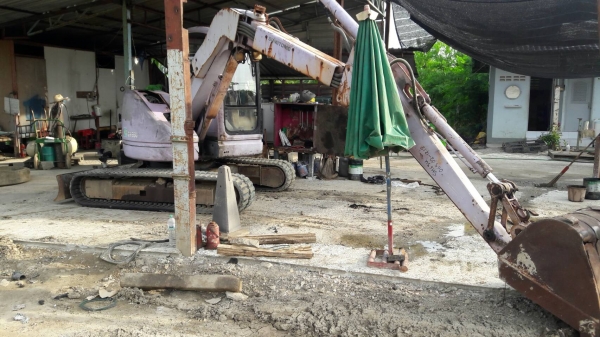 ขายรถขุด SUMITOMO  รุ่นSH65 /คอนโทรลน้ำมัน/ปั้มนิ้ว/เครื่องยนต์4JB /มีเอกสาร /แทรคยาง/มีเก๋ง   เก่าจากนอก ขายราคา 380,000 บาท