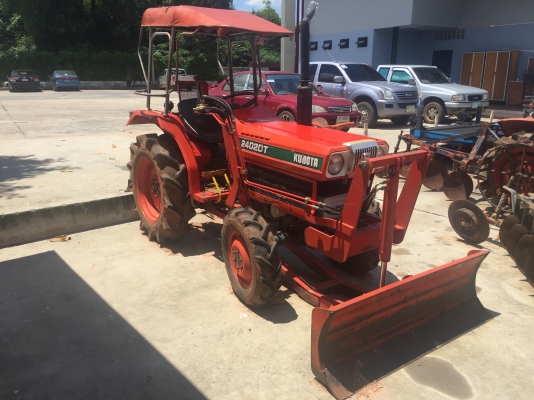 คูโบต้า L2402 โครตถูก 24 แรง 2 เพลา พร้อมใบดัน