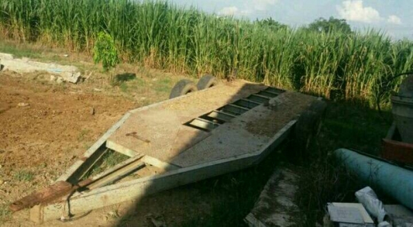 ขาย!! >>> Komatsu Pc27R พร้อมเทนเลอร์ลาก มีไลย์หัวเจาะ <<< เบอร์ติดต่อ 098-7155789 086-4631102