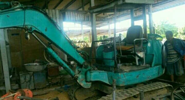 ขาย!! >>> Komatsu Pc27R พร้อมเทนเลอร์ลาก มีไลย์หัวเจาะ <<< เบอร์ติดต่อ 098-7155789 086-4631102