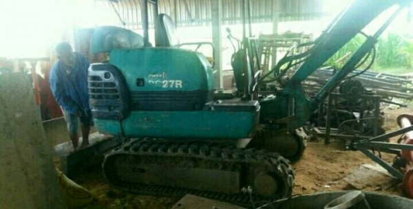 ขาย!! >>> Komatsu Pc27R พร้อมเทนเลอร์ลาก มีไลย์หัวเจาะ <<< เบอร์ติดต่อ 098-7155789 086-4631102