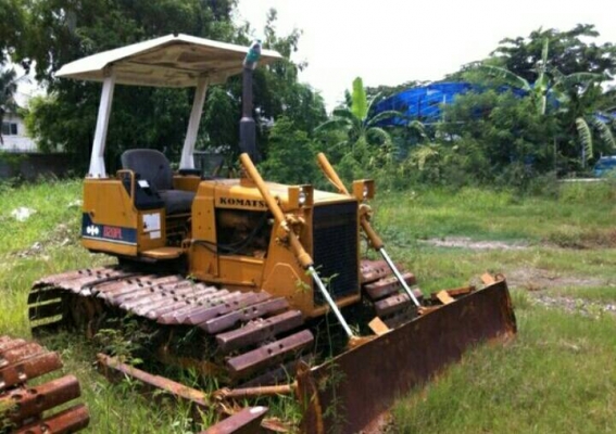 ขาย!! >>> รถแทรกเตอร์ Komatsu D20PL รุ่น 6 สวยพร้อมใช้งาน <<< เบอร์ติดต่อ 098-7155789 086-4631102