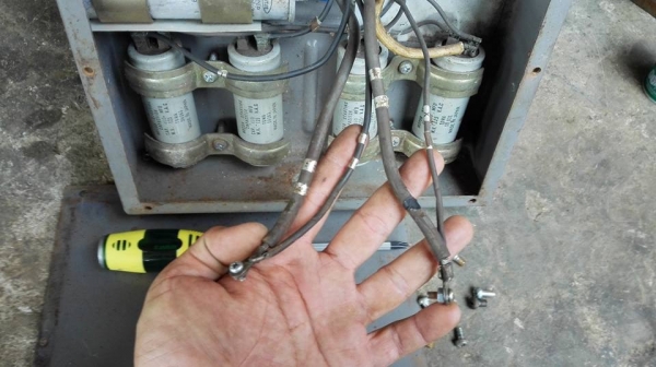 ** เหลือ 1 ตัว ** มอเตอร์ TOSHIBA 7.5 HP 220V สภาพสวยพร้อมใช้