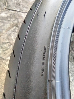ขายยาง Pirelli 235/35R19 ปี 14