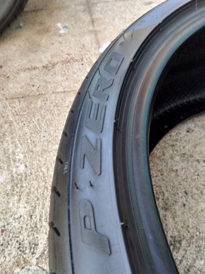 ขายยาง Pirelli 235/35R19 ปี 14