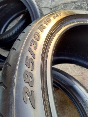 ขายยาง Pirelli 285/30R19 ปี 14