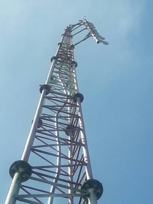 ขายเสาเซลฟ์ วิทยุสื่อสาร พร้อมเครื่องส่งออกอากาศ