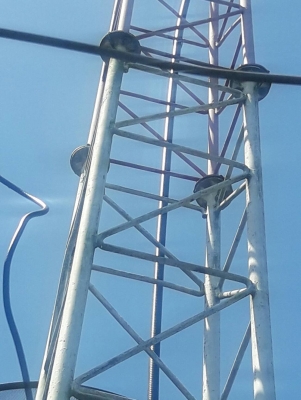 ขายเสาเซลฟ์ วิทยุสื่อสาร พร้อมเครื่องส่งออกอากาศ