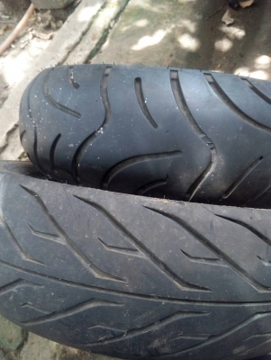 ยางมอเตอร์ไซด์ ขอบ 12 เบอร์ 120/70R12 และ 130/70R12 ปีใหม่ๆ15-16 มี 2 เส้น โทร.081-427-3941