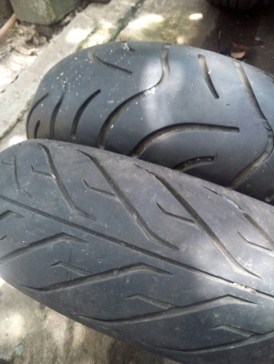ยางมอเตอร์ไซด์ ขอบ 12 เบอร์ 120/70R12 และ 130/70R12 ปีใหม่ๆ15-16 มี 2 เส้น โทร.081-427-3941