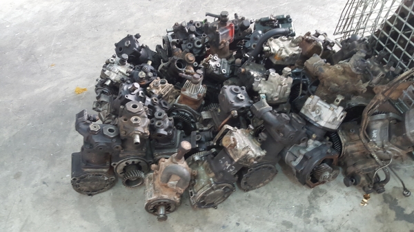 อะไหล่เครื่องยนต์ 10PB1 10PC1 2AA1 2AB1 2AC1 2AE1 3AA1 3AB1 3BD1 3BE1 3BG1 3BP1 3KC1 3KR1 3LB1 3LD1 3YC1 4EE1 4FE1 4FB1 4FC1 4FD1 C190 C221 C223 D400 DA120 DA220 DA640 E120 HL160 C240 4JA1 4JB1 4JG1 4JG2 4JH1 4JK1 4JJ1 4JX1 4BA1 4BB1 4BC1 4BE1 4BE2 4BG1 4