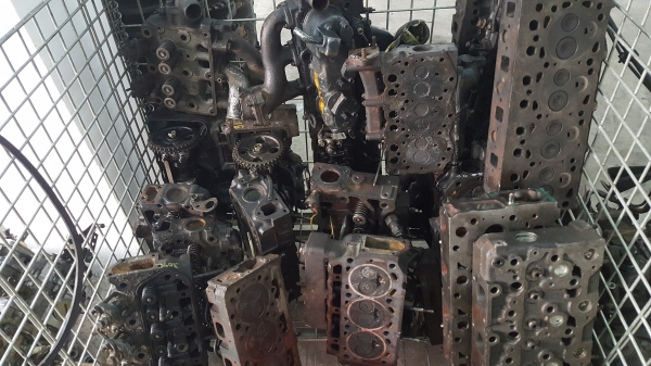 อะไหล่เครื่องยนต์ 10PB1 10PC1 2AA1 2AB1 2AC1 2AE1 3AA1 3AB1 3BD1 3BE1 3BG1 3BP1 3KC1 3KR1 3LB1 3LD1 3YC1 4EE1 4FE1 4FB1 4FC1 4FD1 C190 C221 C223 D400 DA120 DA220 DA640 E120 HL160 C240 4JA1 4JB1 4JG1 4JG2 4JH1 4JK1 4JJ1 4JX1 4BA1 4BB1 4BC1 4BE1 4BE2 4BG1 4