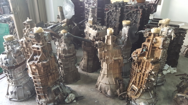 อะไหล่เครื่องยนต์ 10PB1 10PC1 2AA1 2AB1 2AC1 2AE1 3AA1 3AB1 3BD1 3BE1 3BG1 3BP1 3KC1 3KR1 3LB1 3LD1 3YC1 4EE1 4FE1 4FB1 4FC1 4FD1 C190 C221 C223 D400 DA120 DA220 DA640 E120 HL160 C240 4JA1 4JB1 4JG1 4JG2 4JH1 4JK1 4JJ1 4JX1 4BA1 4BB1 4BC1 4BE1 4BE2 4BG1 4