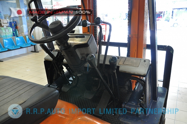 ขายรถโฟล์คลิฟท์มือสอง TOYOTA รุ่น 5FD30-42248 นำเข้าจากประเทศญี่ปุ่น 100\% ไม่เคยใช้งานในไทย