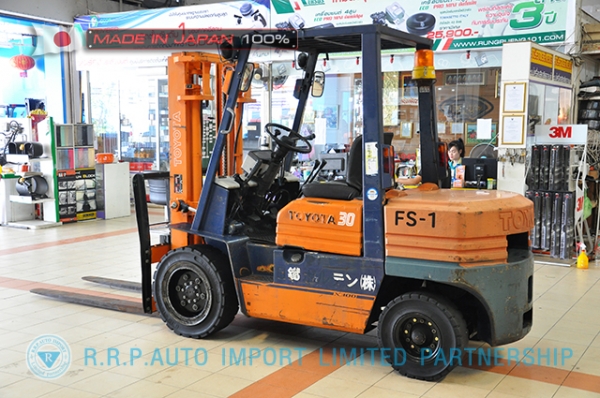 ขายรถโฟล์คลิฟท์มือสอง TOYOTA รุ่น 5FD30-42248 นำเข้าจากประเทศญี่ปุ่น 100\% ไม่เคยใช้งานในไทย