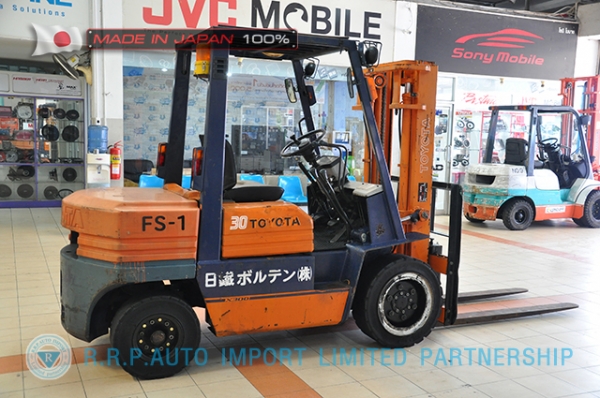 ขายรถโฟล์คลิฟท์มือสอง TOYOTA รุ่น 5FD30-42248 นำเข้าจากประเทศญี่ปุ่น 100\% ไม่เคยใช้งานในไทย