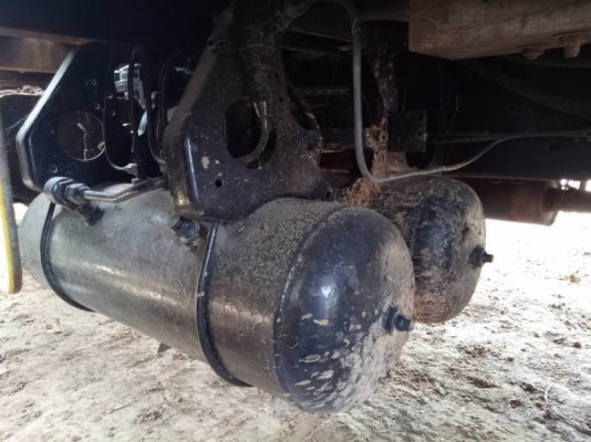 ขาย 255,000 ISUZU. หัวยาว 2 เพลา สโล เครื่อง PD6-185. ขึ้น 200 ได้ เอกสาเล่มทะเบียน  รถยุ บุรีรัมย์. โทร&amp;ไอดีไลน์ 0610710295