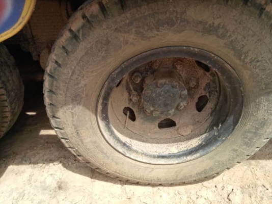 ขาย 255,000 ISUZU. หัวยาว 2 เพลา สโล เครื่อง PD6-185. ขึ้น 200 ได้ เอกสาเล่มทะเบียน  รถยุ บุรีรัมย์. โทร&amp;ไอดีไลน์ 0610710295