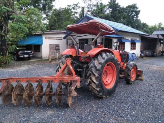 KOBOTA M7040 อุปกรณ์2ชิ้น รถสวยพร้อมใช้ ไมล์น้อยๆ ราคาต่อรองได้ สนใจติดต่อ 0872976734