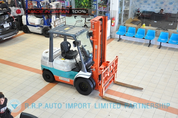 ขายรถโฟล์คลิฟท์มือสอง TOYOTA รุ่น 7FD25-30842 นำเข้าจากประเทศญี่ปุ่น 100\% ไม่เคยใช้งานในไทย