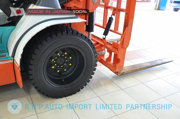 ขายรถโฟล์คลิฟท์มือสอง TOYOTA รุ่น 7FD25-30842 นำเข้าจากประเทศญี่ปุ่น 100\% ไม่เคยใช้งานในไทย