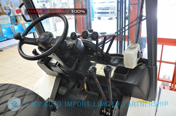 ขายรถโฟล์คลิฟท์มือสอง TOYOTA รุ่น 7FD25-30842 นำเข้าจากประเทศญี่ปุ่น 100\% ไม่เคยใช้งานในไทย