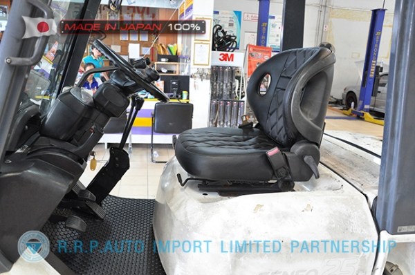 ขายรถโฟล์คลิฟท์มือสอง TOYOTA รุ่น 7FD25-30842 นำเข้าจากประเทศญี่ปุ่น 100\% ไม่เคยใช้งานในไทย