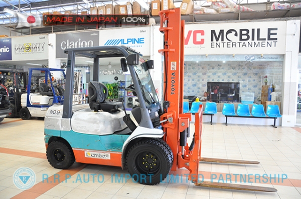 ขายรถโฟล์คลิฟท์มือสอง TOYOTA รุ่น 7FD25-30842 นำเข้าจากประเทศญี่ปุ่น 100\% ไม่เคยใช้งานในไทย