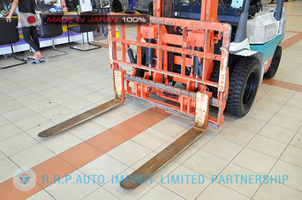 ขายรถโฟล์คลิฟท์มือสอง TOYOTA รุ่น 7FD25-30842 นำเข้าจากประเทศญี่ปุ่น 100\% ไม่เคยใช้งานในไทย