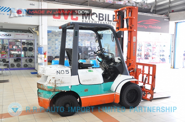 ขายรถโฟล์คลิฟท์มือสอง TOYOTA รุ่น 7FD25-16855 นำเข้าจากประเทศญี่ปุ่น 100\% ไม่เคยใช้งานในไทย