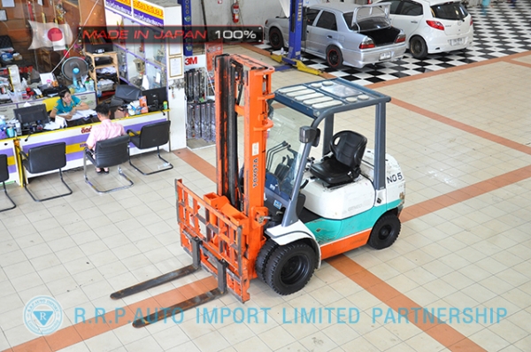 ขายรถโฟล์คลิฟท์มือสอง TOYOTA รุ่น 7FD25-16855 นำเข้าจากประเทศญี่ปุ่น 100\% ไม่เคยใช้งานในไทย