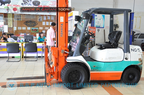 ขายรถโฟล์คลิฟท์มือสอง TOYOTA รุ่น 7FD25-16855 นำเข้าจากประเทศญี่ปุ่น 100\% ไม่เคยใช้งานในไทย