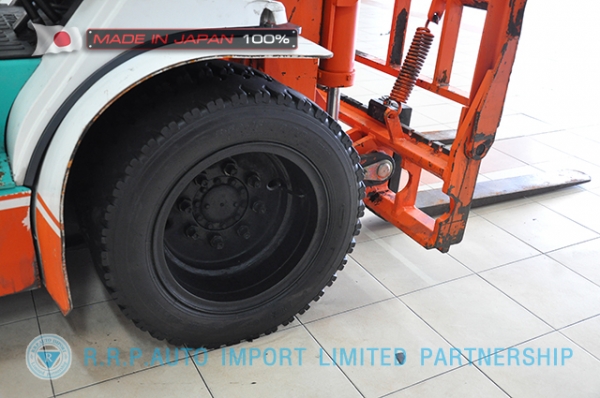 ขายรถโฟล์คลิฟท์มือสอง TOYOTA รุ่น 7FD25-16855 นำเข้าจากประเทศญี่ปุ่น 100\% ไม่เคยใช้งานในไทย