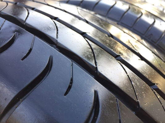 ยาง Dunlop 235 55 20 ปี16 ดอกเต็ม ไม่มีปะ ใช้ยาว ราคาไม่แพง ยาง Dunlop 235 55 20 ปี16 ดอกเต็ม ไม่มีปะ ใช้ยาว ราคาไม่แพง