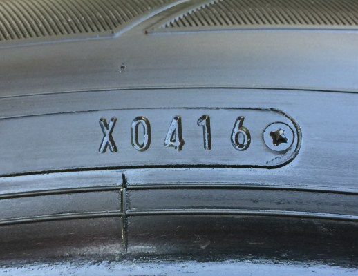 ยาง Dunlop 235 55 20 ปี16 ดอกเต็ม ไม่มีปะ ใช้ยาว ราคาไม่แพง ยาง Dunlop 235 55 20 ปี16 ดอกเต็ม ไม่มีปะ ใช้ยาว ราคาไม่แพง